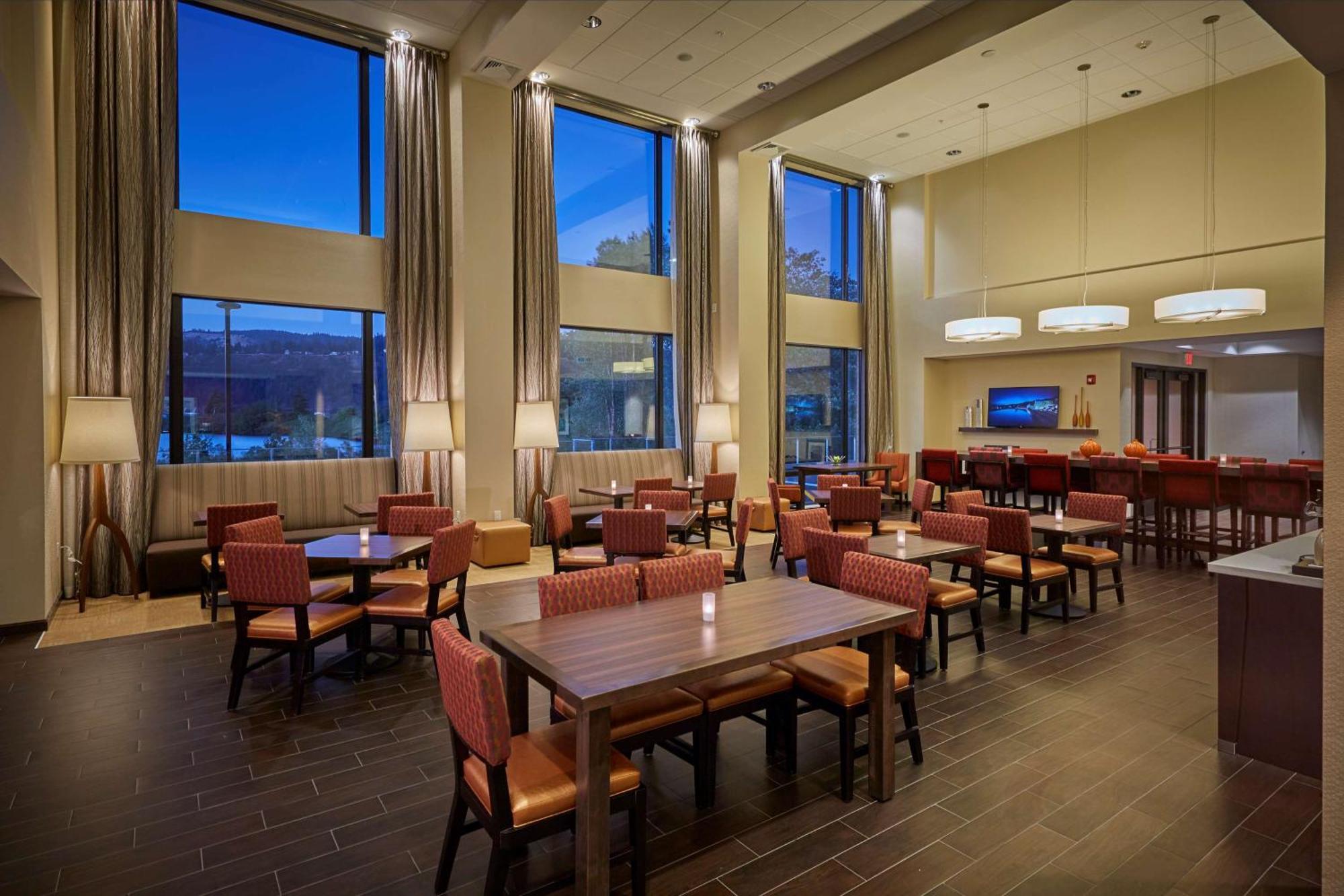 Hampton Inn & Suites Hood River Exteriör bild